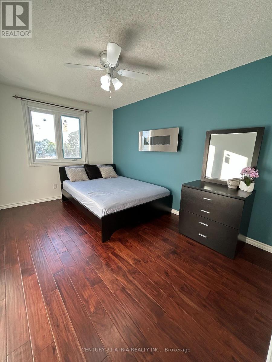 87 Avenue Road, Richmond Hill, ON - Indoor Photo Showing Bedroom