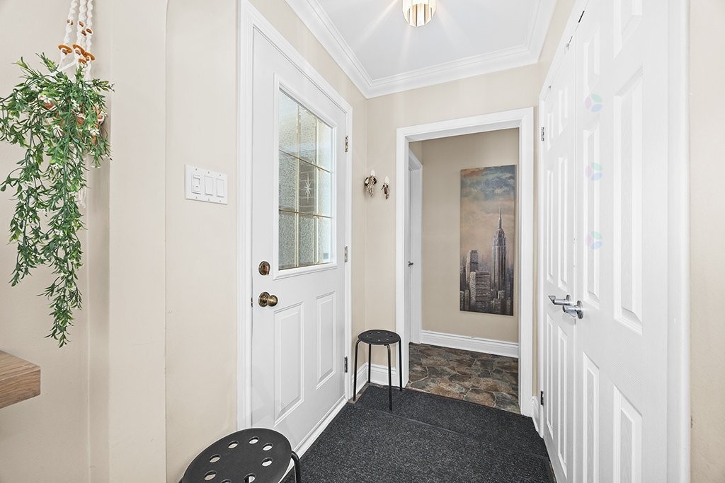 Mud Room - 766 Ch. John-Dale, Shawville, QC