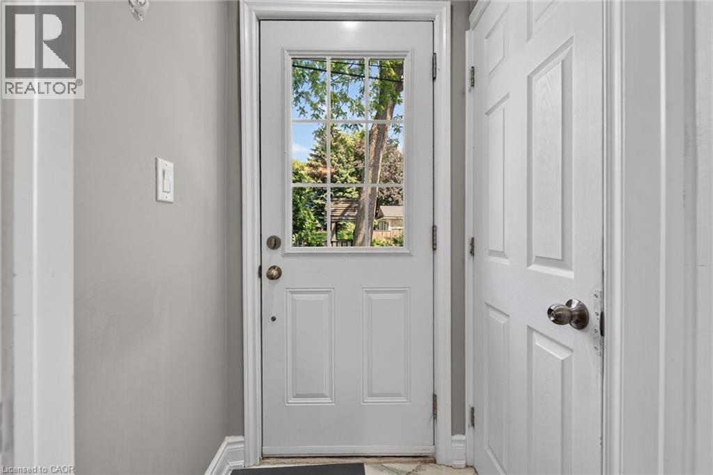 219 Hess Street S, Hamilton, ON - Indoor Photo Showing Other Room