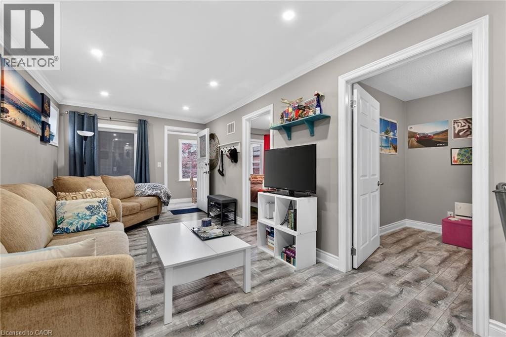 219 Hess Street S, Hamilton, ON - Indoor