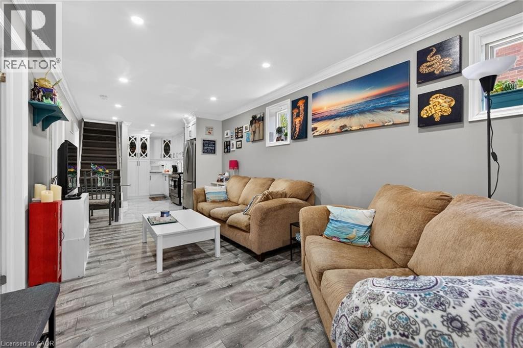 219 Hess Street S, Hamilton, ON - Indoor Photo Showing Other Room