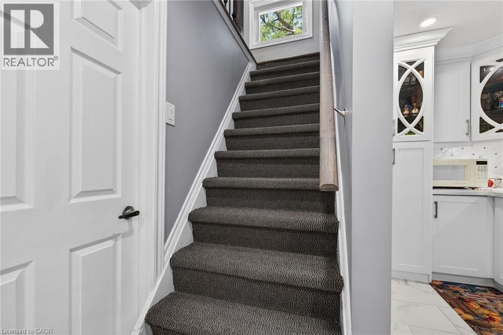 219 Hess Street S, Hamilton, ON - Indoor Photo Showing Other Room