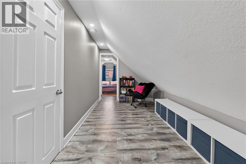219 Hess Street S, Hamilton, ON - Indoor Photo Showing Other Room
