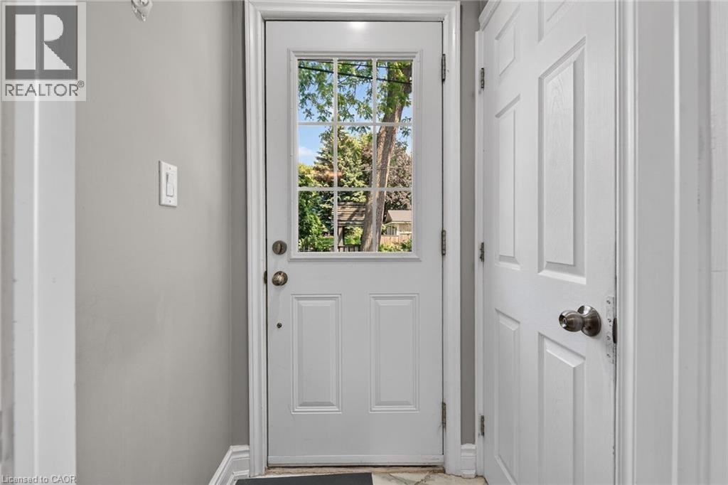 219 Hess Street S, Hamilton, ON - Indoor Photo Showing Other Room