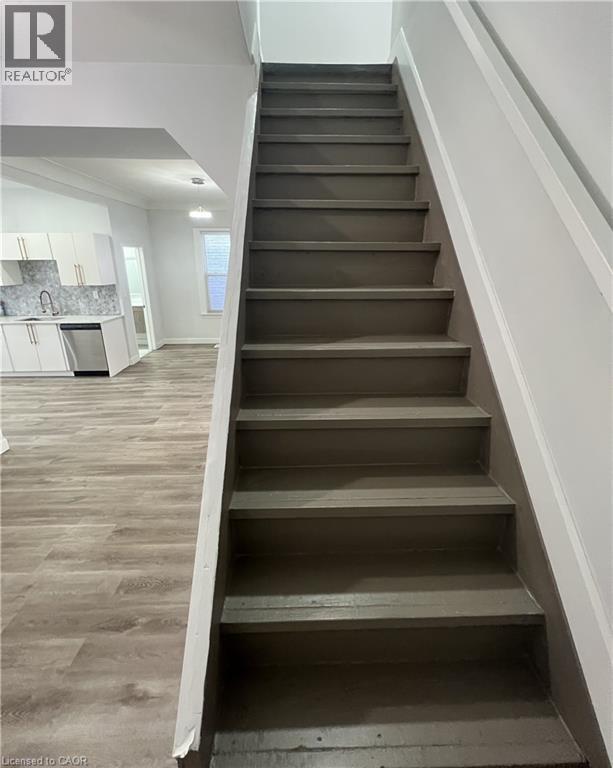 44 Madison Avenue, Hamilton, ON - Indoor Photo Showing Other Room