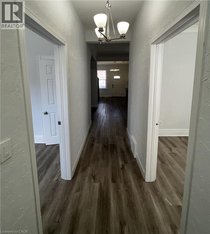 44 Madison Avenue, Hamilton, ON - Indoor Photo Showing Other Room
