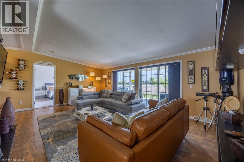 2 Hickory Hollow, Nanticoke, ON - Indoor Photo Showing Living Room