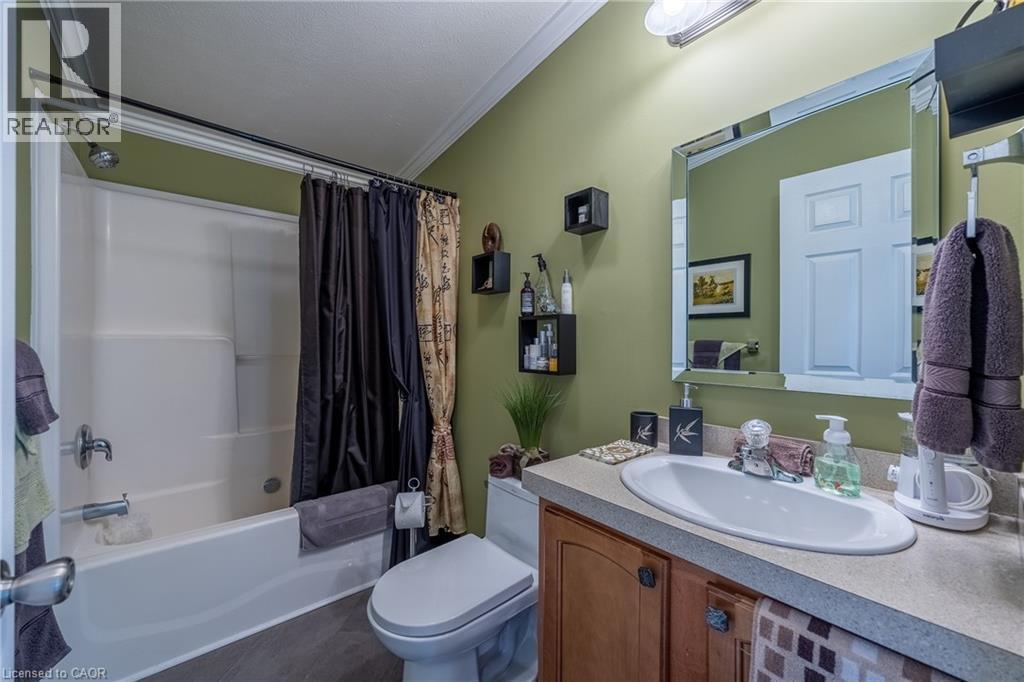 2 Hickory Hollow, Nanticoke, ON - Indoor Photo Showing Bathroom