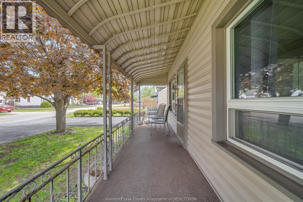 623 Edinborough, Windsor, ON - Outdoor With Exterior