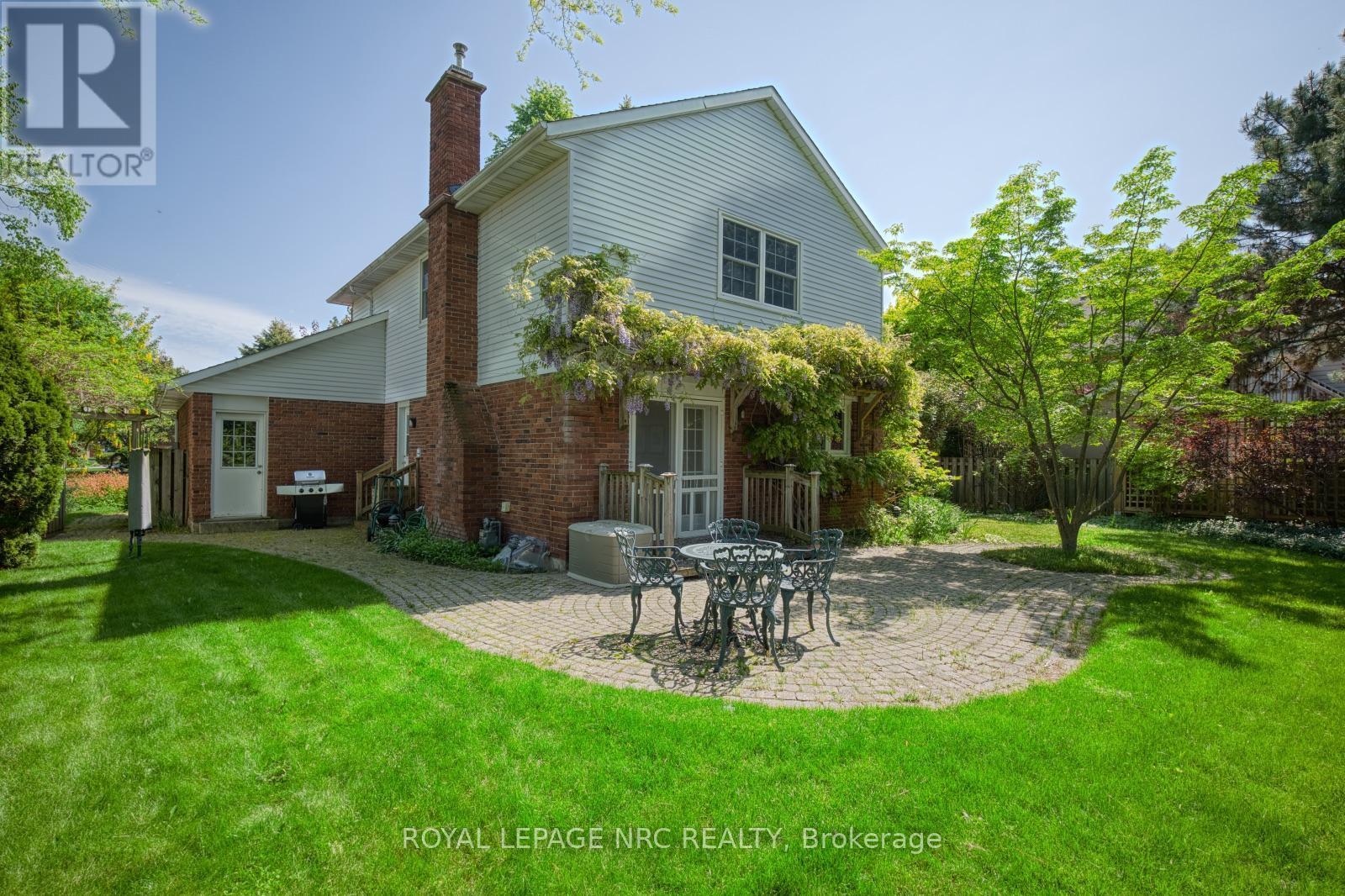 35 Garrison Village Drive, Niagara-On-The-Lake (Town), ON - Outdoor