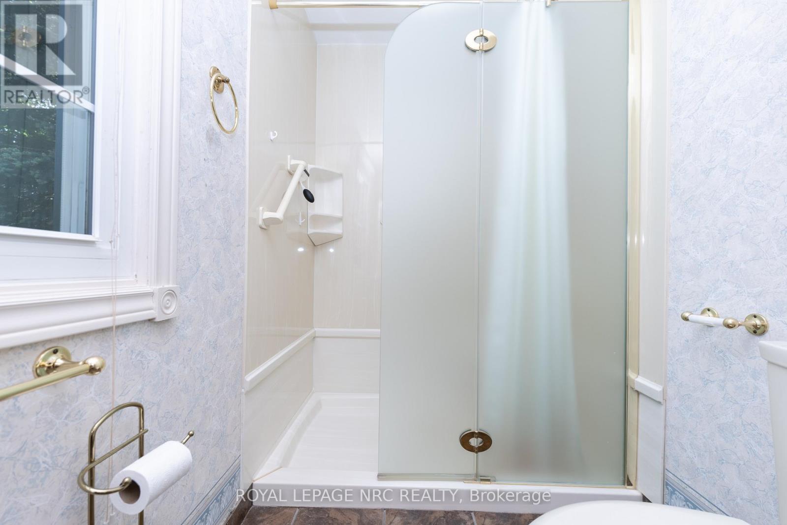 35 Garrison Village Drive, Niagara-On-The-Lake (Town), ON - Indoor Photo Showing Bathroom