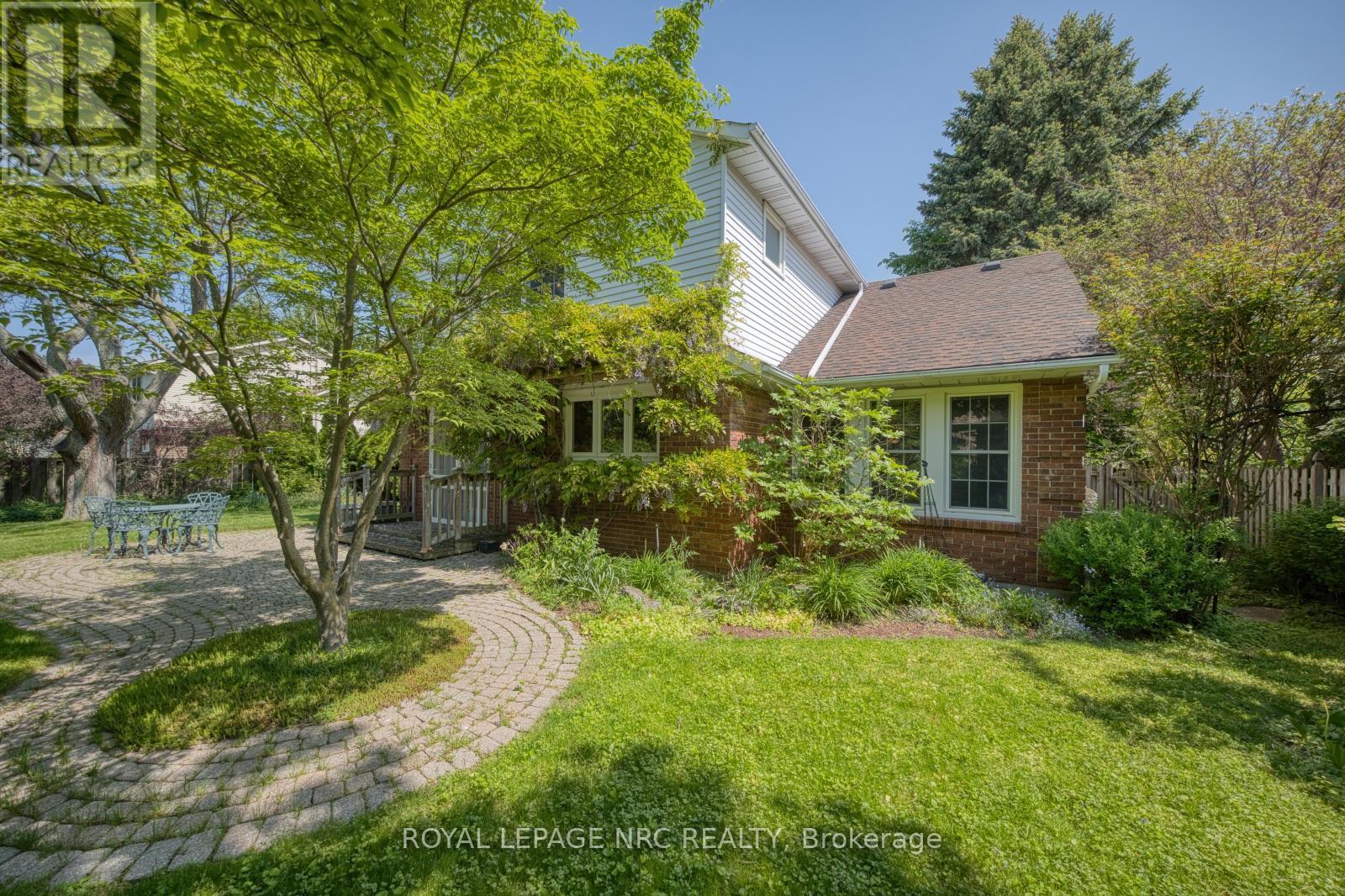 35 Garrison Village Drive, Niagara-On-The-Lake (Town), ON - Outdoor