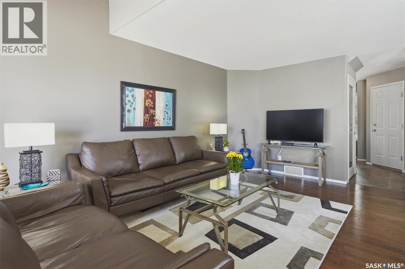 105 615 Mcwillie Avenue, Saskatoon, SK - Indoor Photo Showing Living Room
