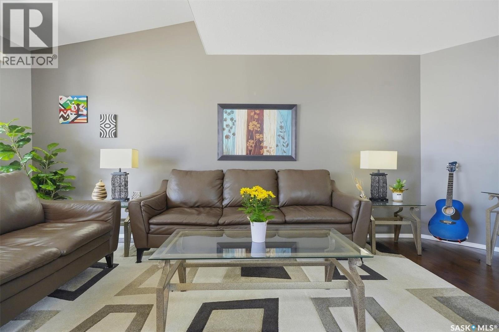105 615 Mcwillie Avenue, Saskatoon, SK - Indoor Photo Showing Living Room