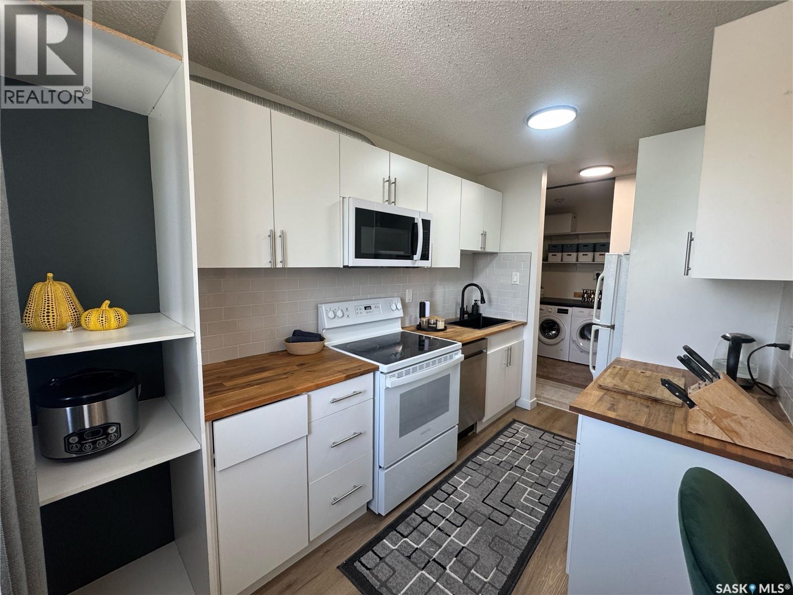 306 31 Rodenbush Drive, Regina, SK - Indoor Photo Showing Kitchen