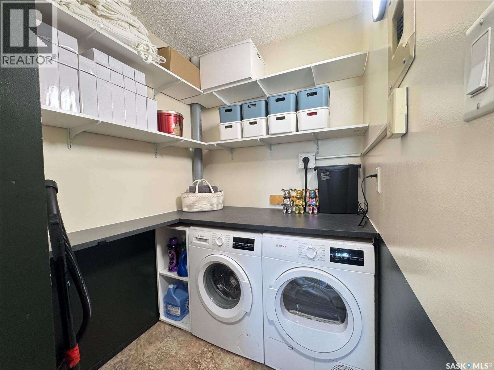 306 31 Rodenbush Drive, Regina, SK - Indoor Photo Showing Laundry Room
