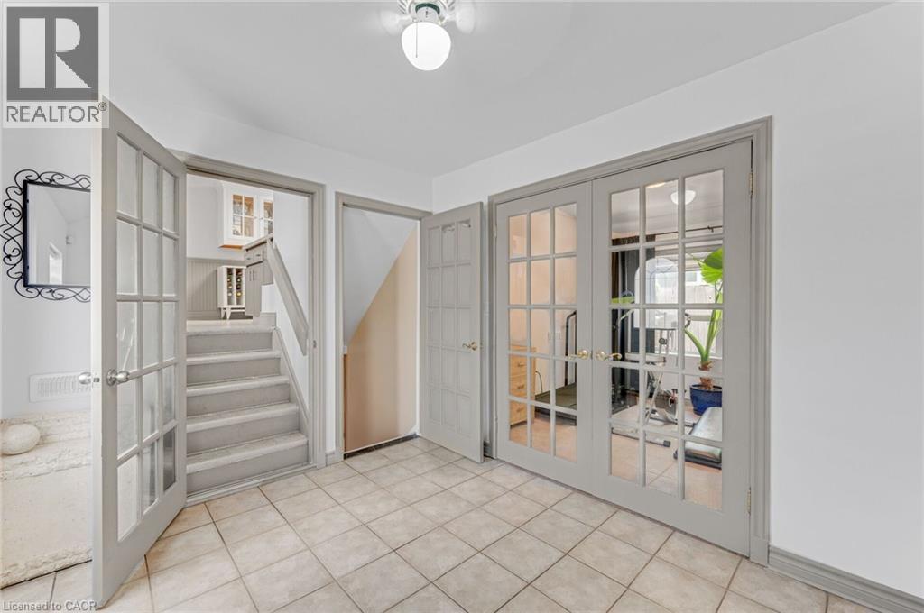 1 Galbraith Drive, Hamilton, ON - Indoor Photo Showing Other Room