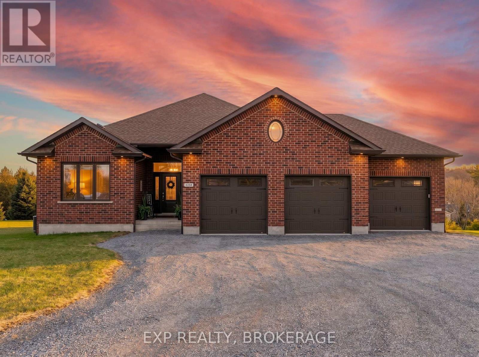4 Sandstone Court, Frontenac (Frontenac South), ON