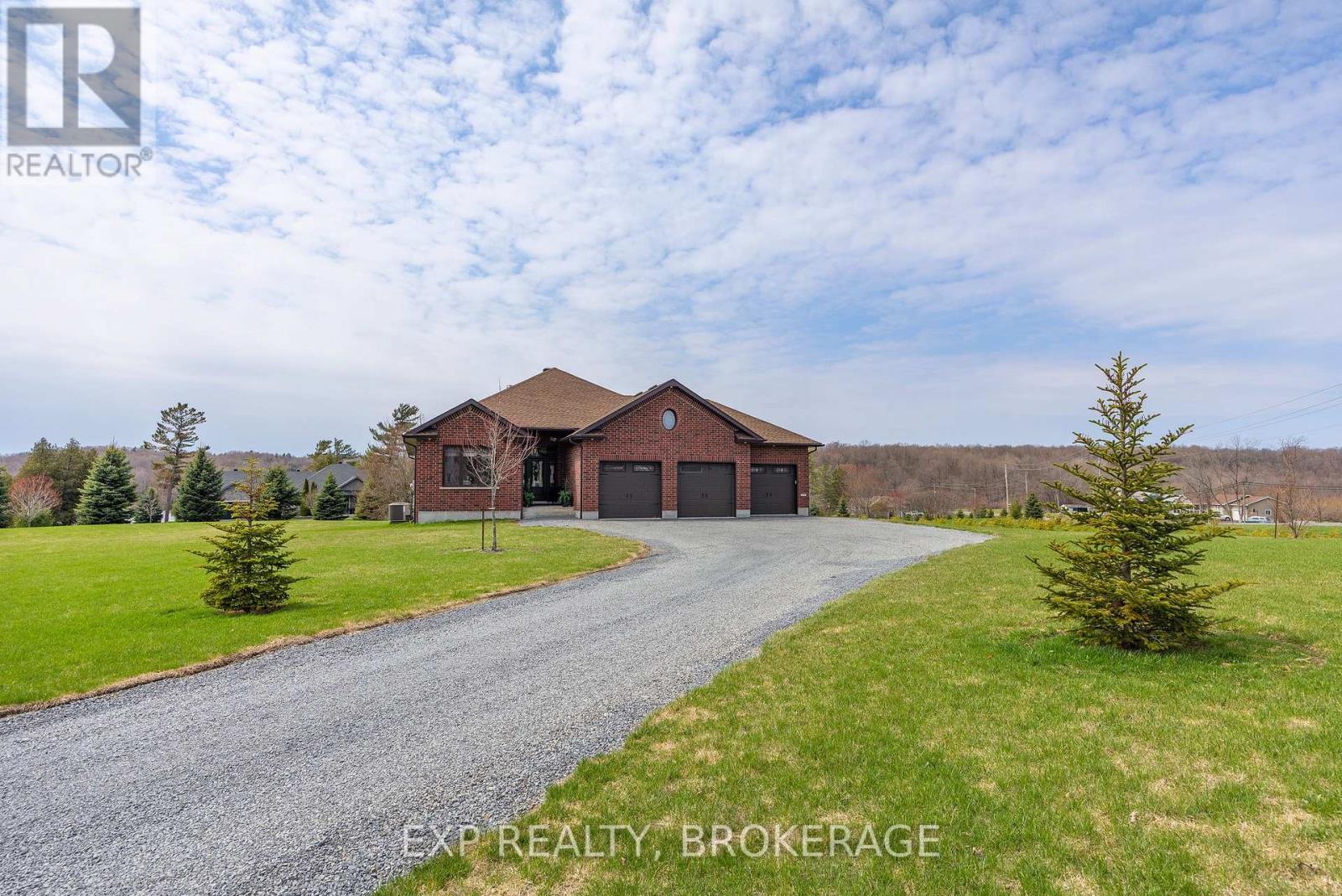 4 Sandstone Court, Frontenac (Frontenac South), ON