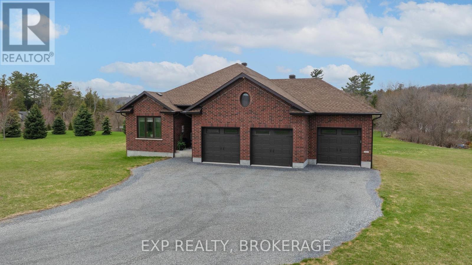 4 Sandstone Court, Frontenac (Frontenac South), ON