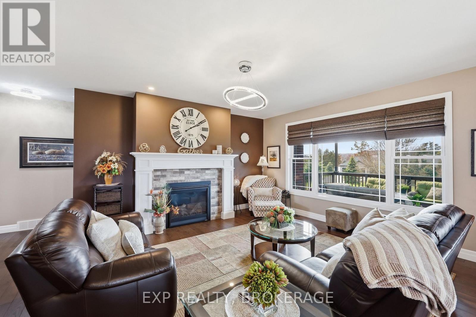 4 Sandstone Court, Frontenac (Frontenac South), ON