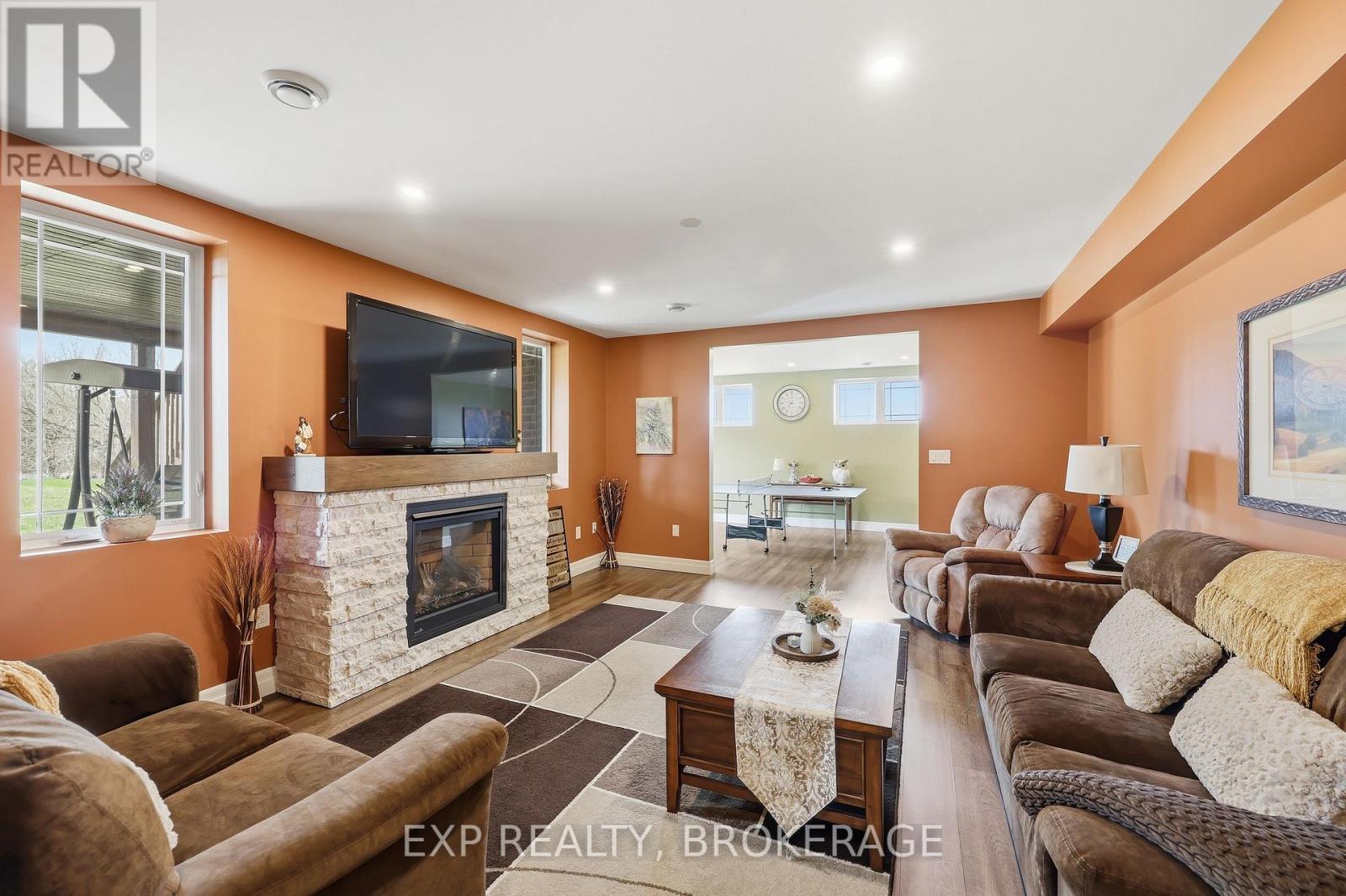 4 Sandstone Court, Frontenac (Frontenac South), ON