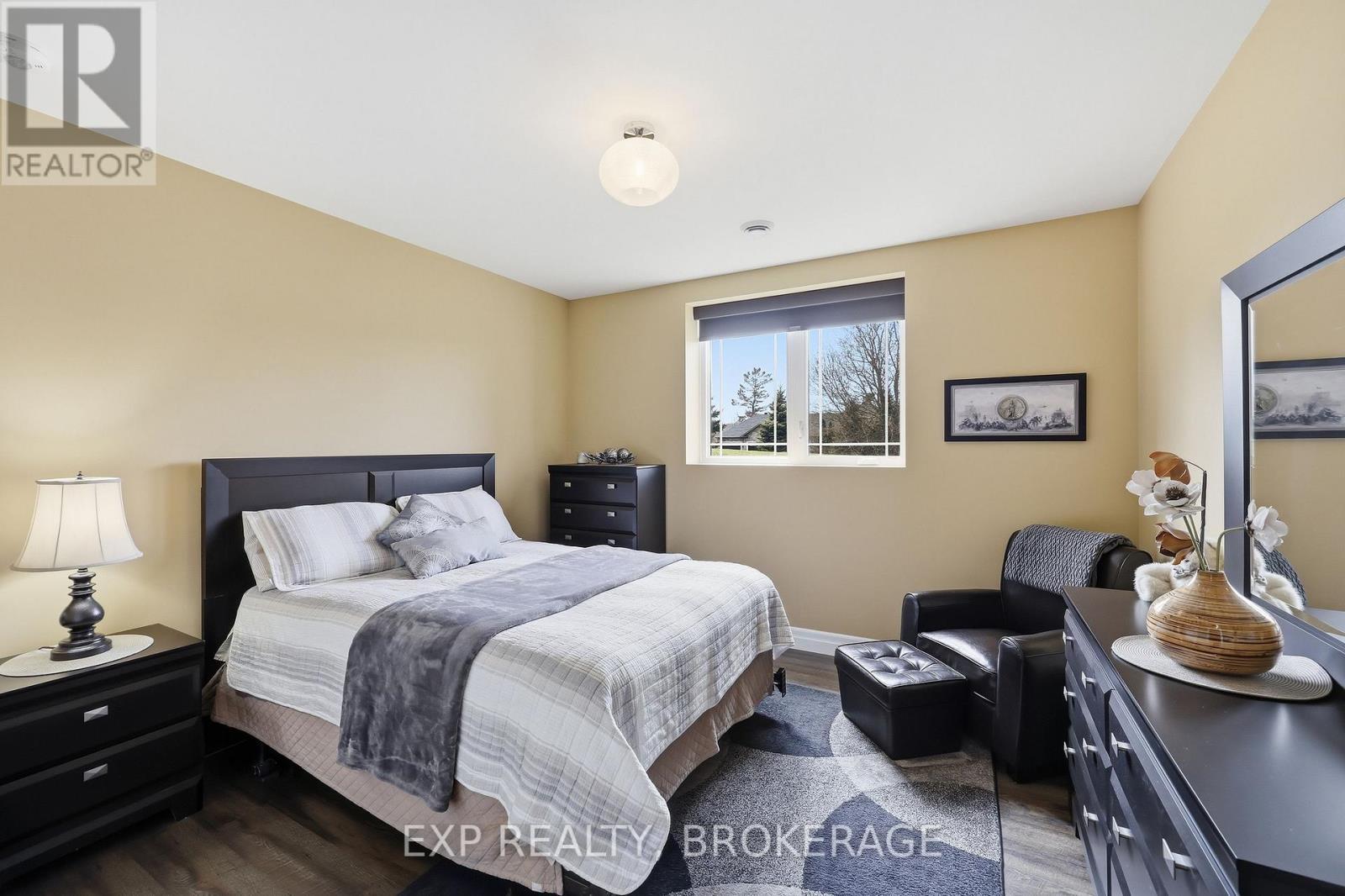 4 Sandstone Court, Frontenac (Frontenac South), ON