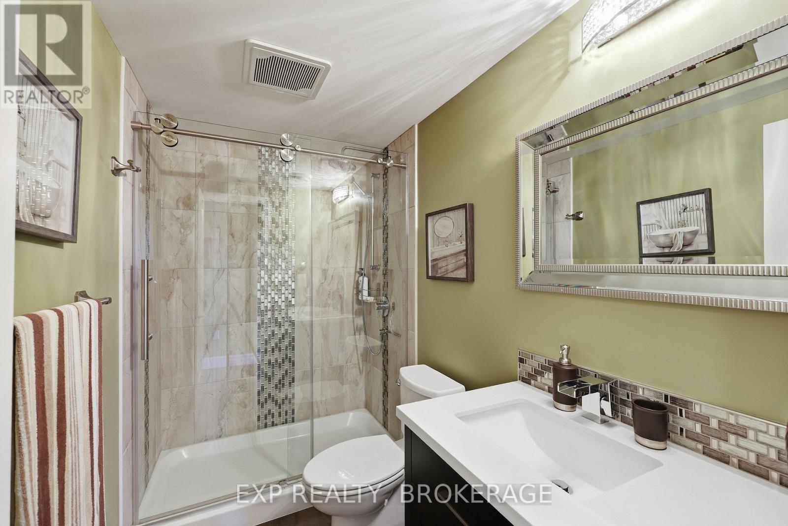 4 Sandstone Court, Frontenac (Frontenac South), ON