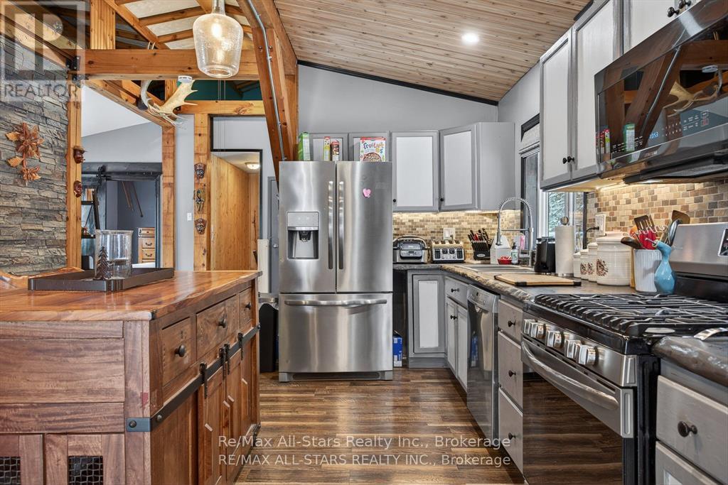28 Pine Ridge Road, Kawartha Lakes (Norland), ON - Indoor Photo Showing Kitchen