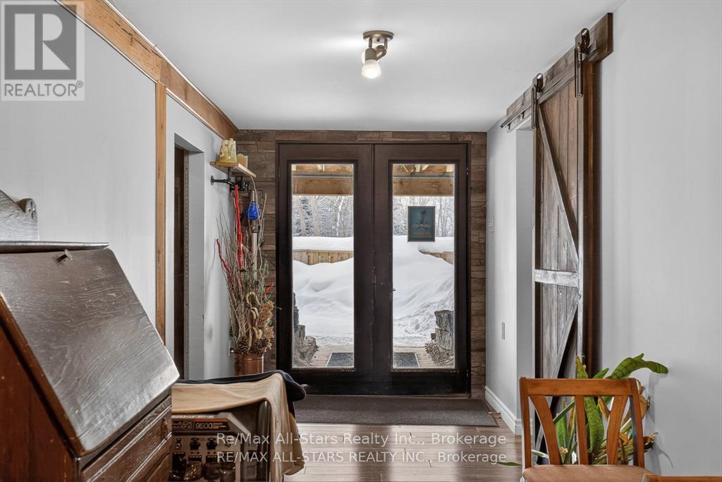 28 Pine Ridge Road, Kawartha Lakes (Norland), ON - Indoor Photo Showing Other Room