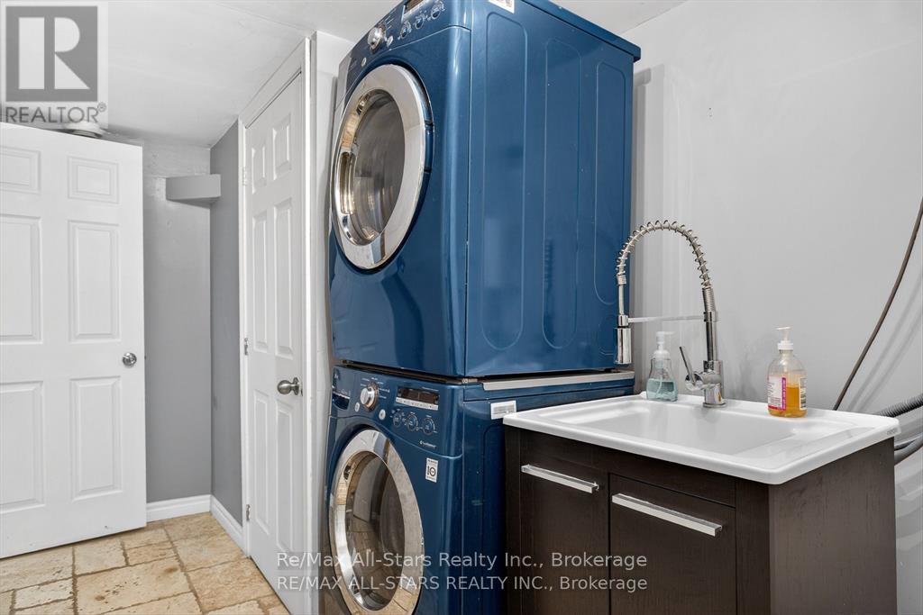 28 Pine Ridge Road, Kawartha Lakes (Norland), ON - Indoor Photo Showing Laundry Room