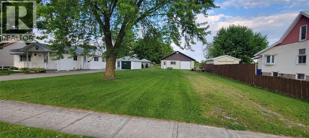 933 Old Glass Road, Wallaceburg, ON