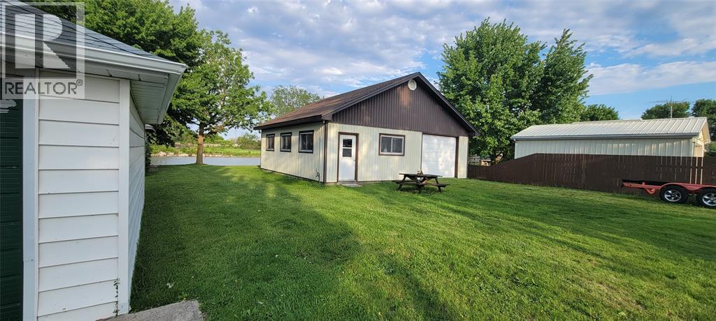 933 Old Glass Road, Wallaceburg, ON
