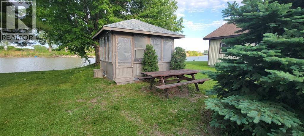 933 Old Glass Road, Wallaceburg, ON