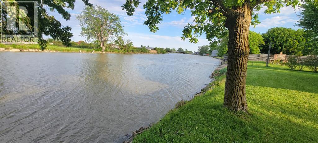 933 Old Glass Road, Wallaceburg, ON
