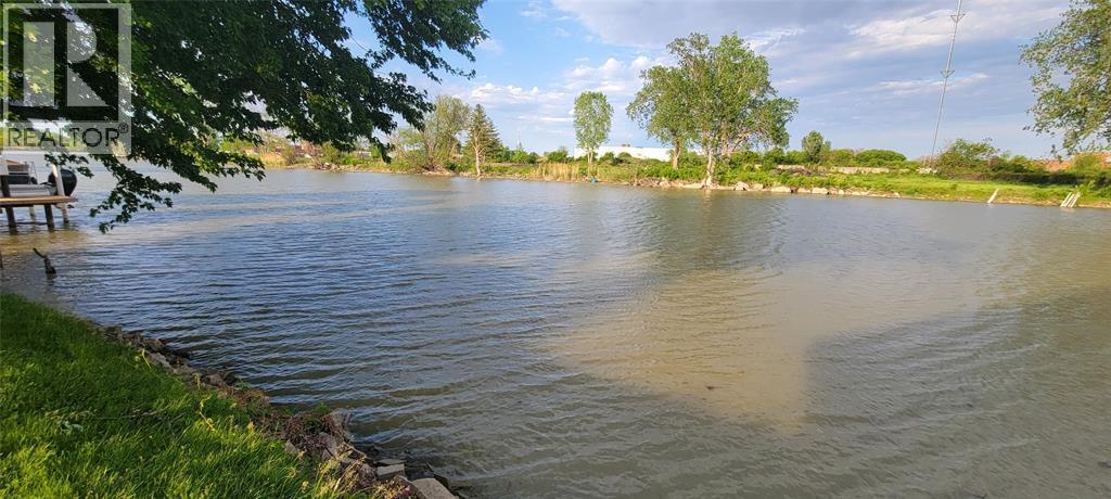 933 Old Glass Road, Wallaceburg, ON