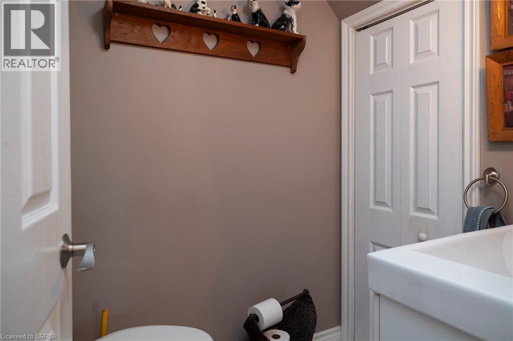 206 King Street, Burford, ON - Indoor Photo Showing Bathroom