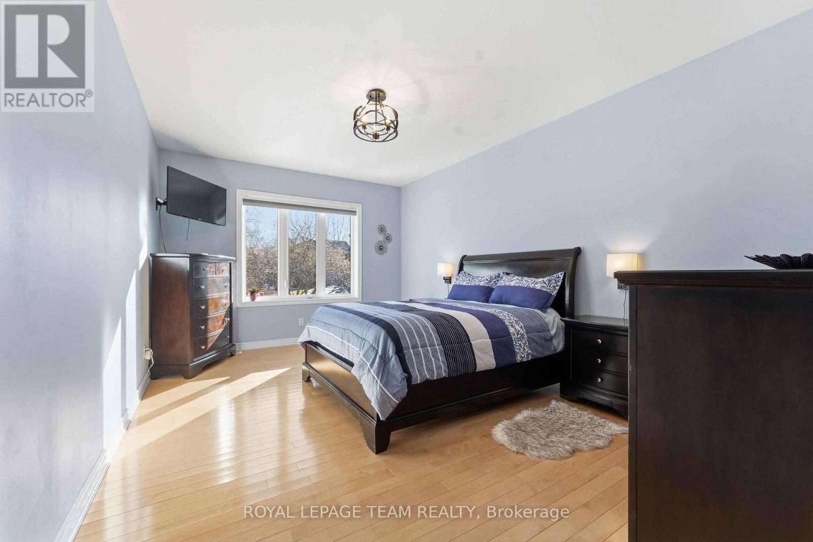 6868 Sparkling Lake Way, Ottawa, ON - Indoor Photo Showing Bedroom
