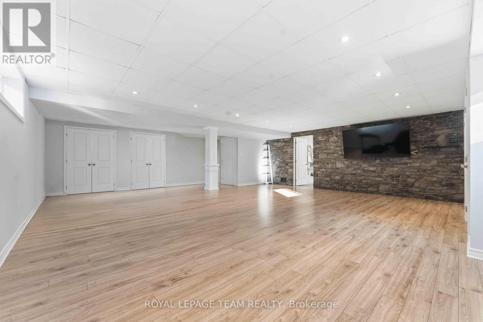 6868 Sparkling Lake Way, Ottawa, ON - Indoor