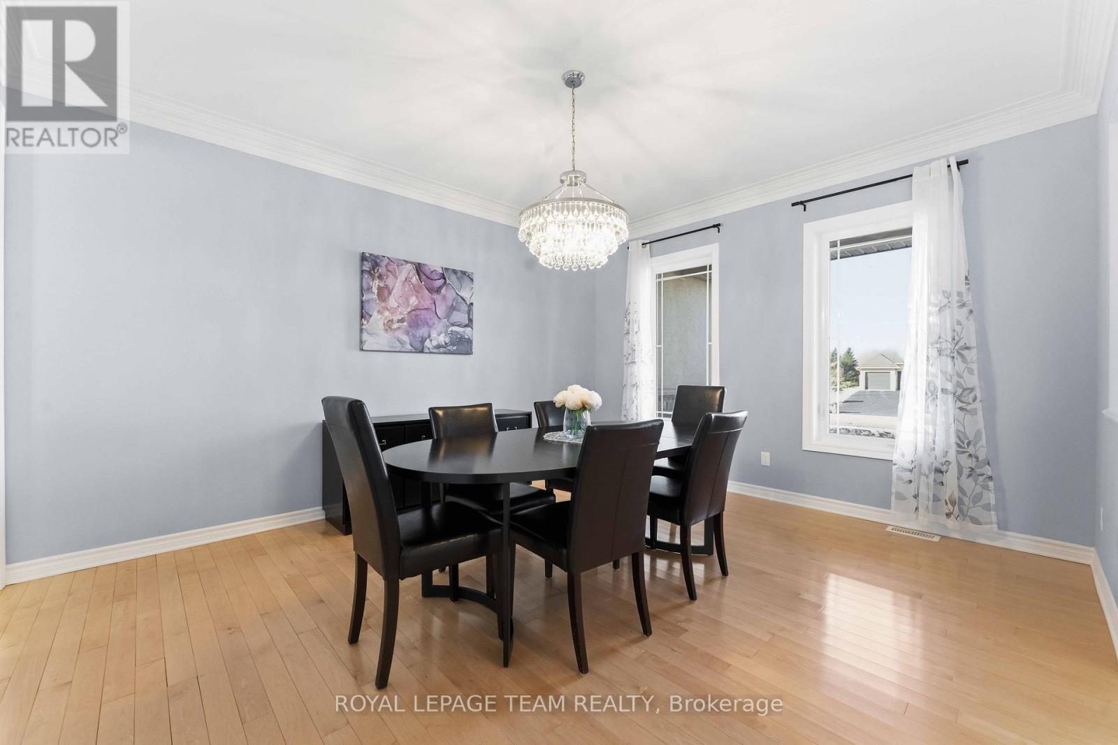 6868 Sparkling Lake Way, Ottawa, ON - Indoor Photo Showing Dining Room
