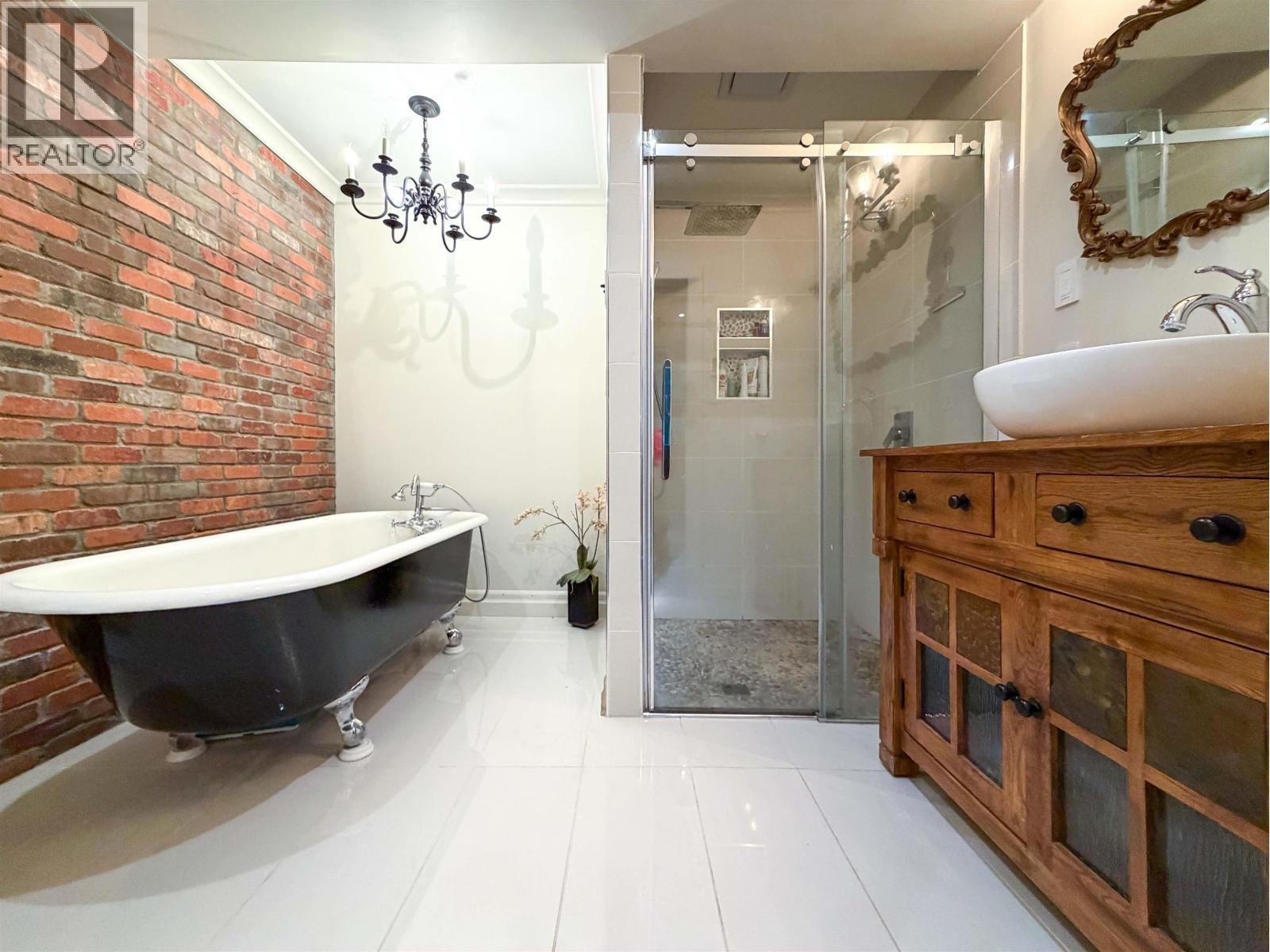 87 Angle Street, Kitimat, BC - Indoor Photo Showing Bathroom