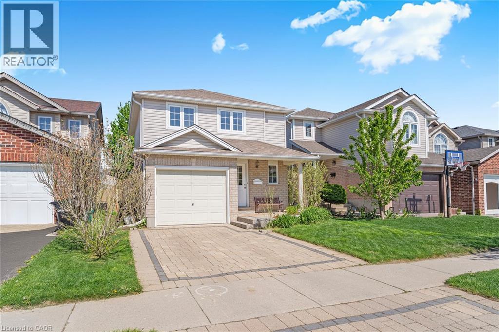1089 Copper Leaf Crescent, Kitchener, ON - Outdoor With Facade