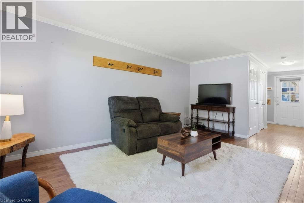 1089 Copper Leaf Crescent, Kitchener, ON - Indoor Photo Showing Living Room