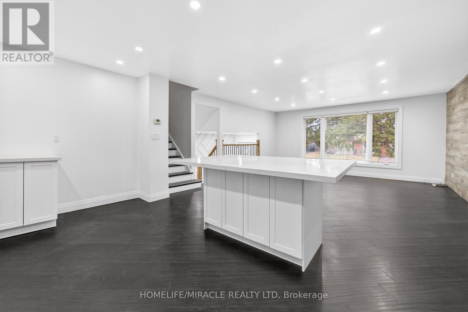 81 Watson Crescent, Brampton, ON - Indoor Photo Showing Kitchen