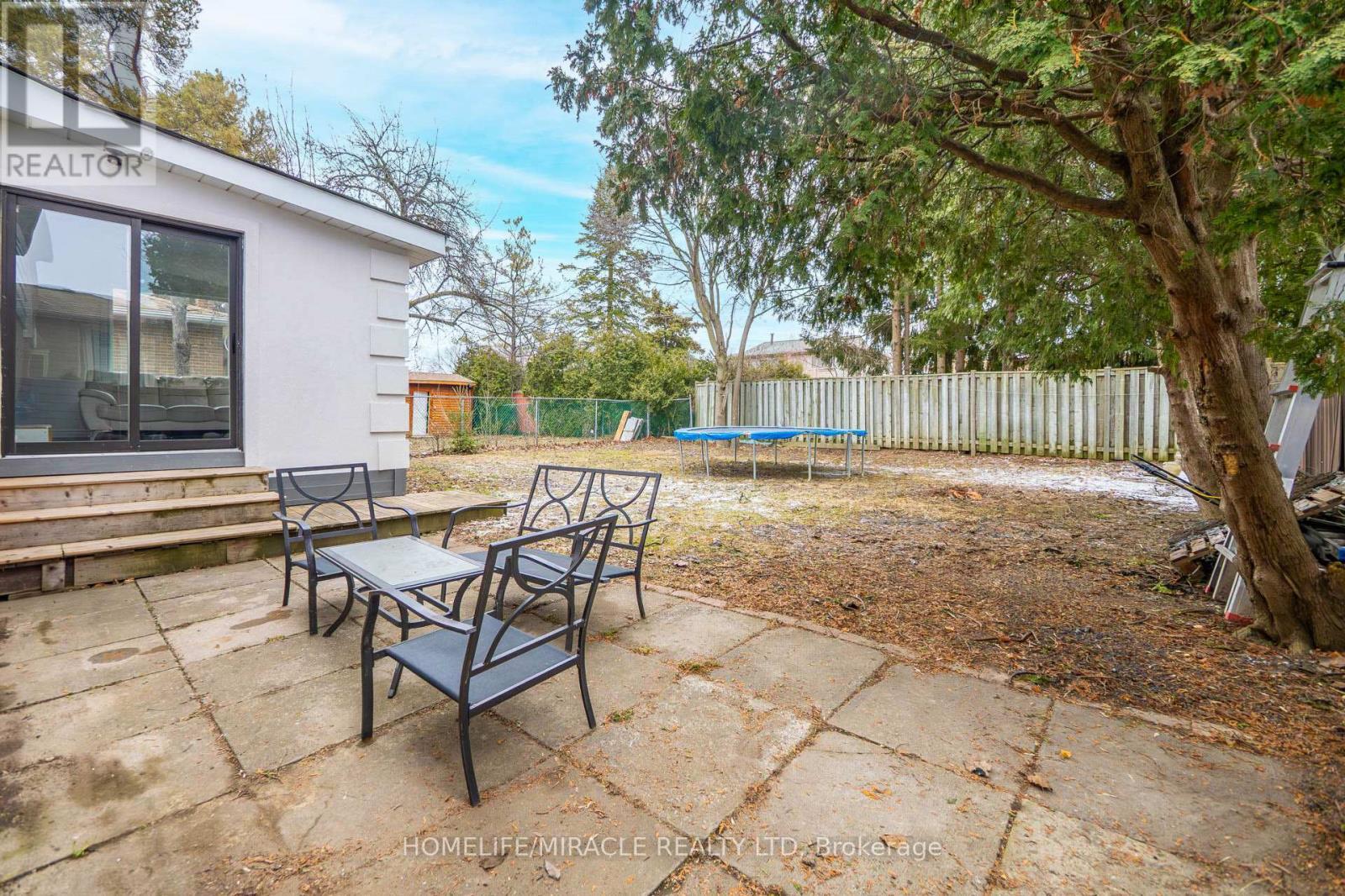81 Watson Crescent, Brampton, ON - Outdoor
