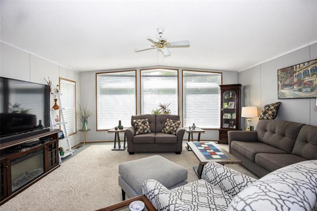 42 Village Dr, Ste Anne, MB