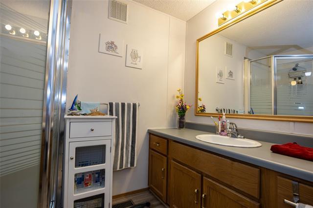 42 Village Dr, Ste Anne, MB