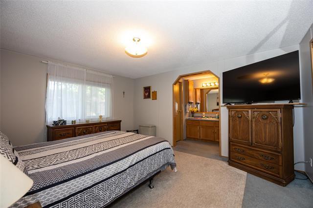 42 Village Dr, Ste Anne, MB