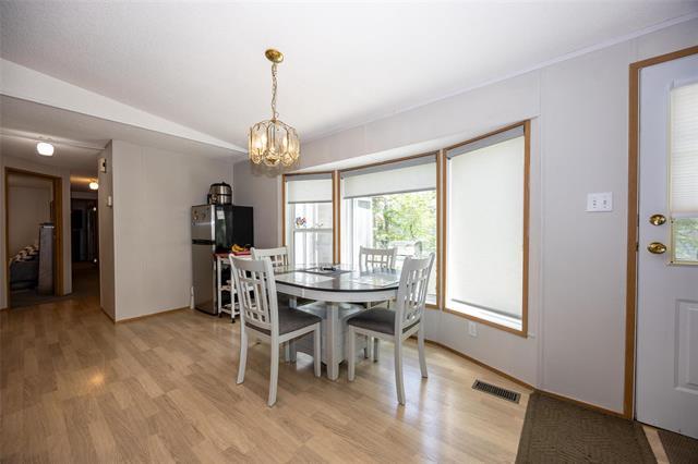 42 Village Dr, Ste Anne, MB
