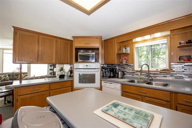 42 Village Dr, Ste Anne, MB